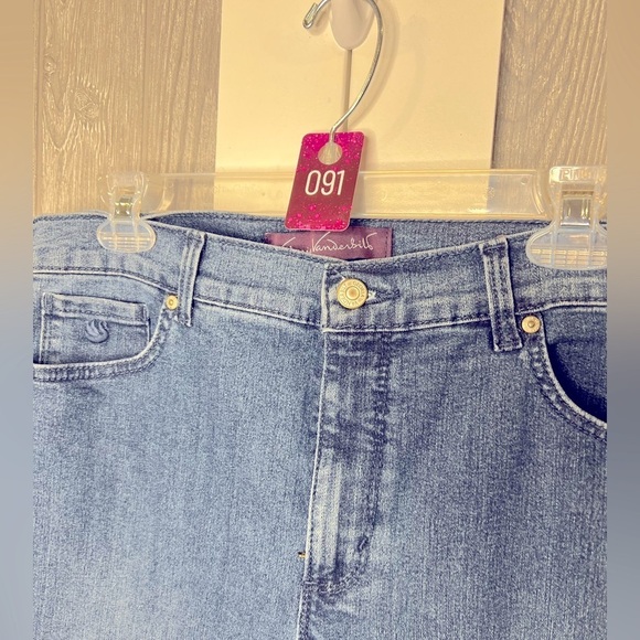 B11.03 NWT Gloria Vanderbilt Amanda jeans  14P SHORT - Picture 3 of 5